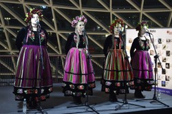 Tulia pokazuje klip inspirowany "Zimną wojną". Zobacz teledysk "Pali się"