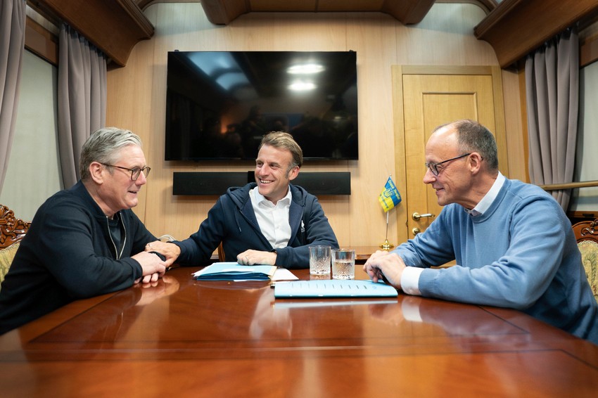 Makron, Starmer, Merc u vozu za Kijev