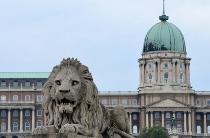 Deszcze zagroziły węgierskim dziełom sztuki. "Woda spływała po ścianach"