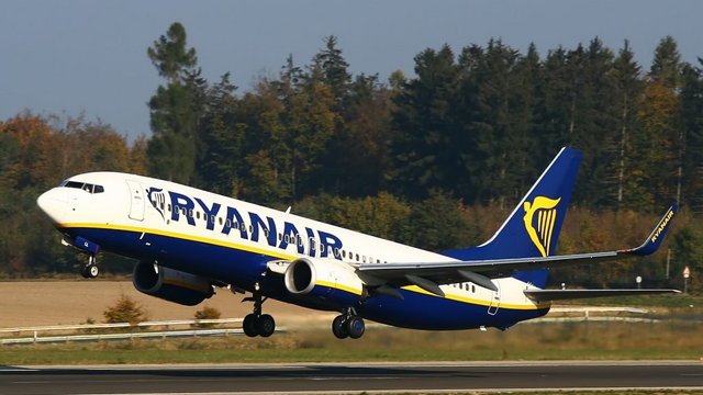 Leszállítottak egy utast egy Budapestről induló Ryanair gépről, mert nem volt elég hely