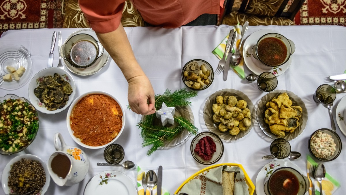 Prawosławni i wierni innych obrządków wschodnich, wśród nich grekokatolicy i staroobrzędowcy, rozpoczęli we wtorek Święta Bożego Narodzenia według kalendarza juliańskiego, czyli według tzw. starego stylu. Przypadają one trzynaście dni po świętach katolickich.