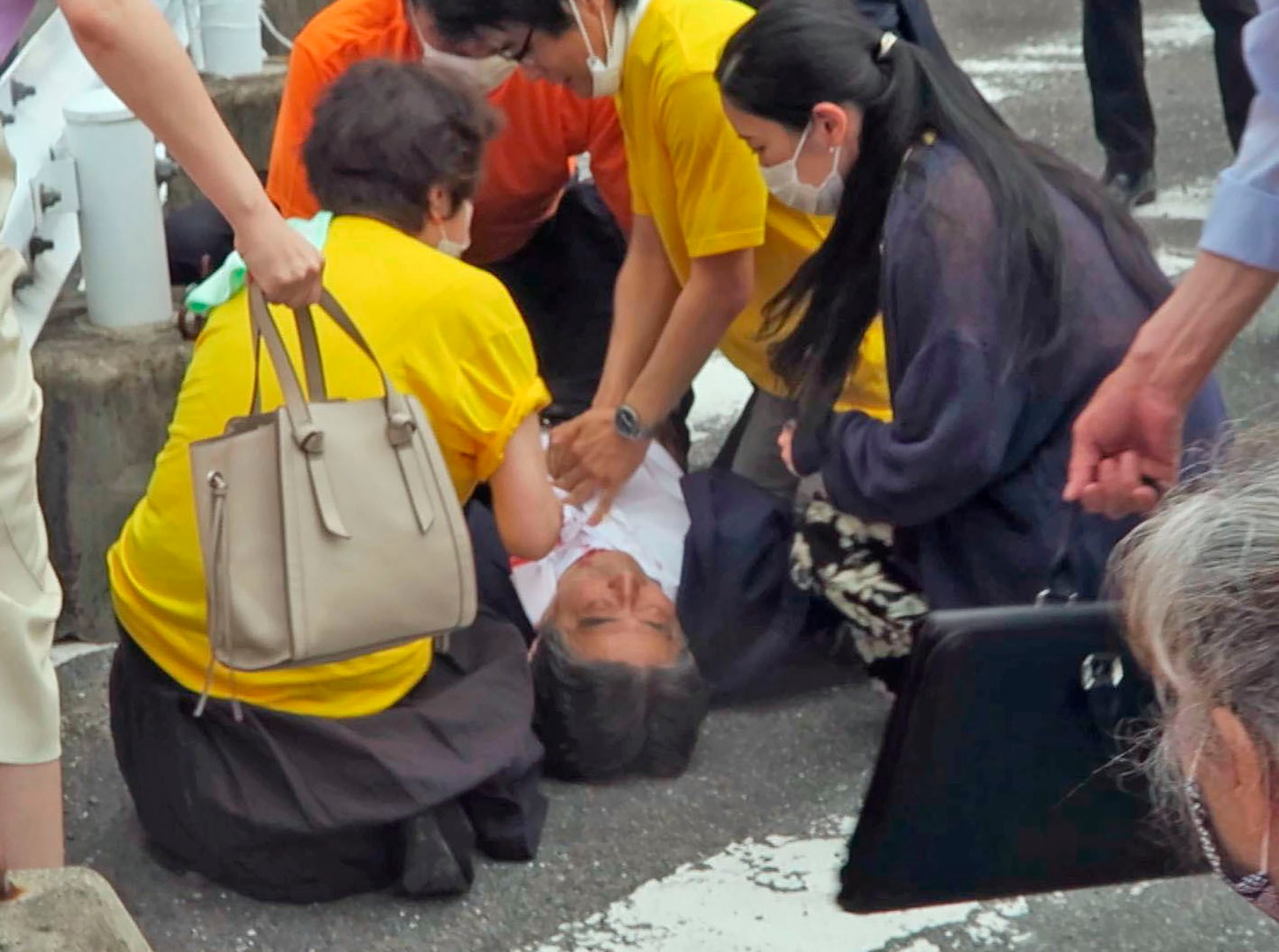 Bývalý japonský premiér Šinzó Abe sa v japonskej prefektúre Nara pravdepodobne stal obeťou útoku. 