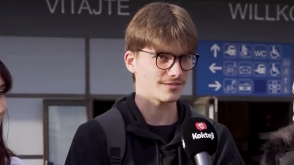 Zlacnené vlaky rozdelili cestujúcich na dva tábory.