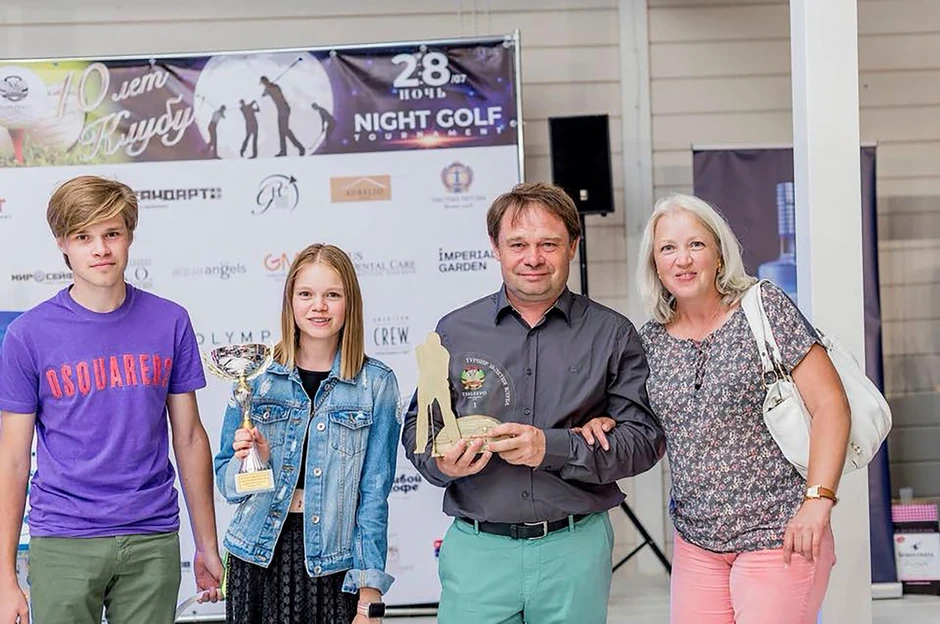 Sergej Protosenja sa porodicom 2017.