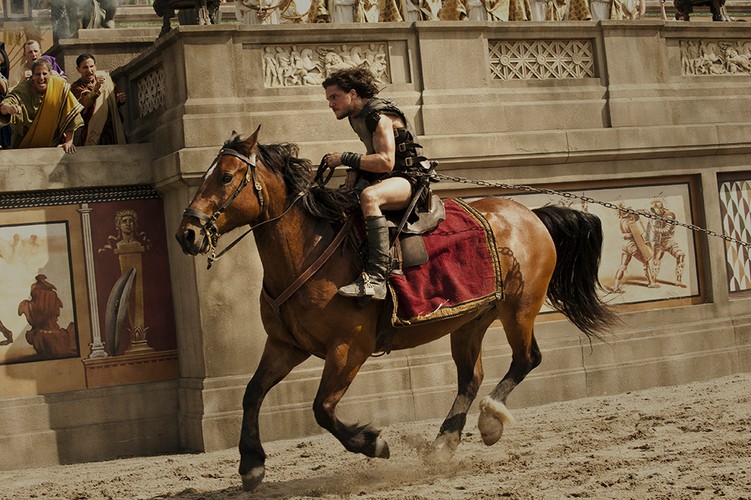 Kit Harington w filmie 'Pompeje'