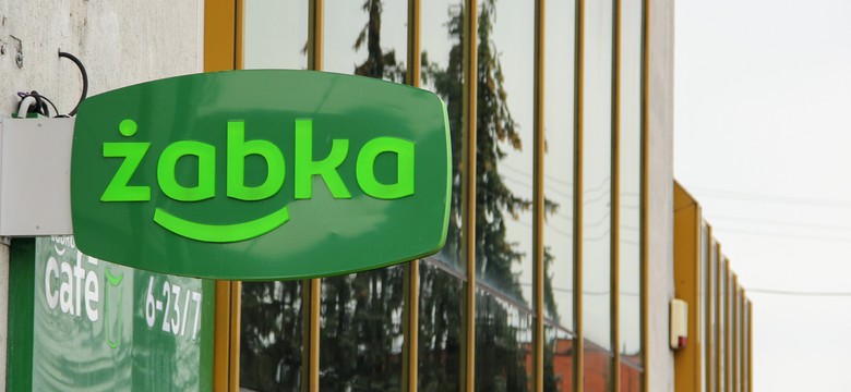 W jakich godzinach otwarta jest Żabka 3 maja? Godziny otwarcia