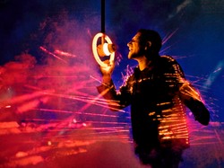 Muzycy U2, Spider-Man i orkiestra