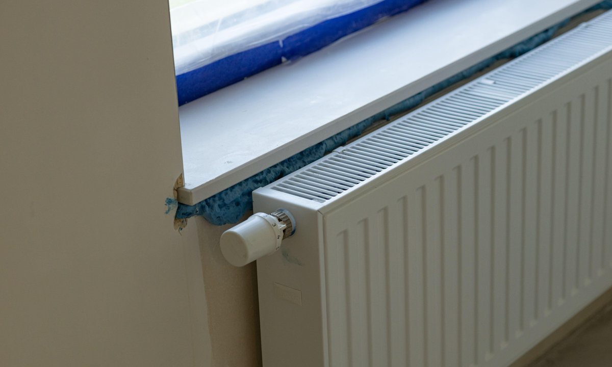 Jak gwałtownie wyczyścić grzejnik? Potrzebujesz worka na śmieci i suszarki