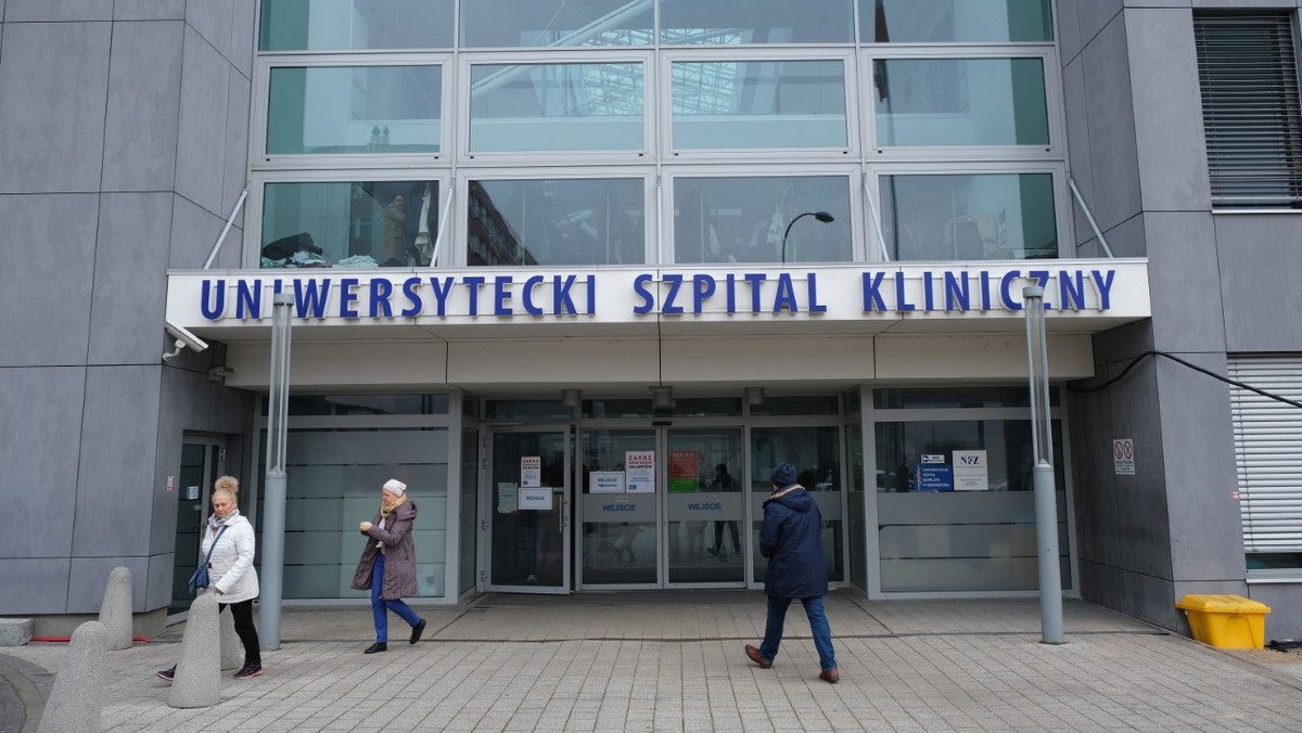 Koronawirus. Białystok: 63-latka z ciężkim przebiegiem COVID-19 wyleczona osoczem ozdrowieńca