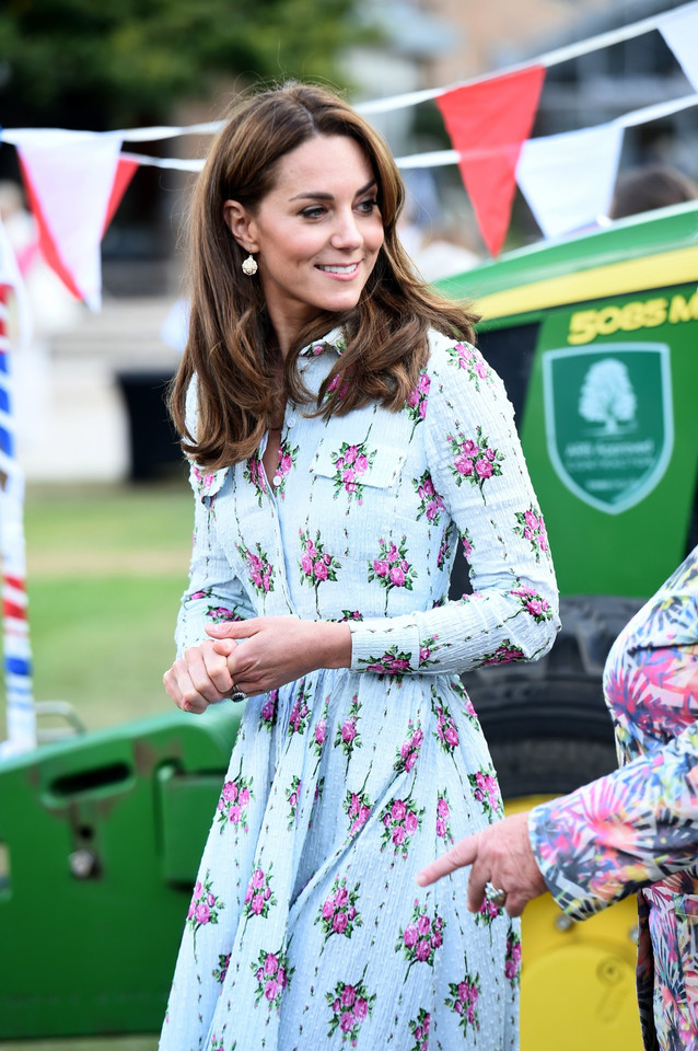 Księżna Kate otworzyła festiwal na przyczepie traktora