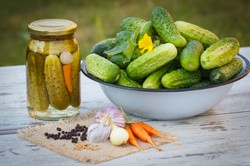 Jak zrobić dobre ogórki kiszone? Oto najlepsze przepisy na kiszone ogórki. Będą mieć niepowtarzalny smak