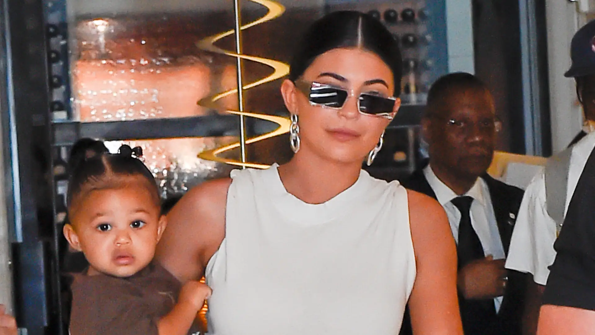 Kylie Jenner zmieniła imię swojego dziecka. To niejedyna mama, która się na to zdecydowała