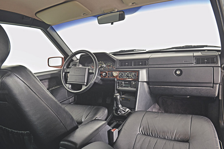 Volvo 945
lata prod. 1990-98