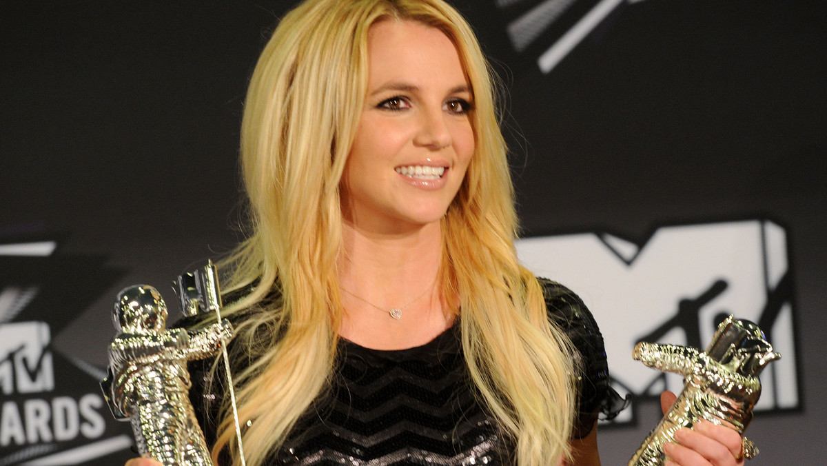 Britney Spears zapowiedziała premierę drugiej części albumu z remiksami "B In The Mix: The Remixes Vol. 2".