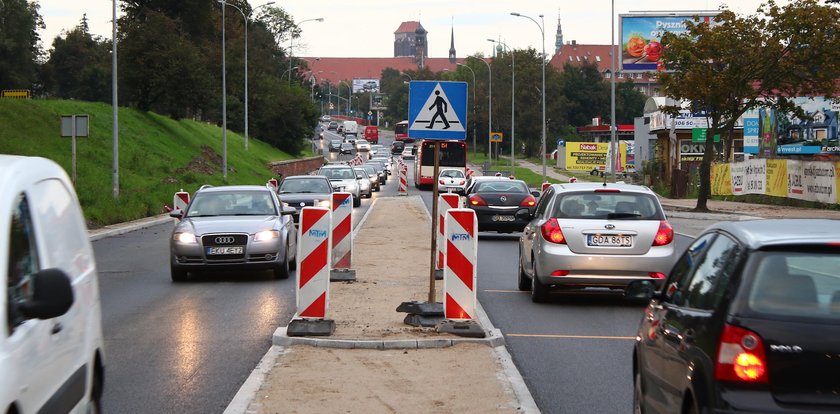 Uszkodziłeś auto przez remont drogi? Tak odzyskasz pieniądze za naprawy!