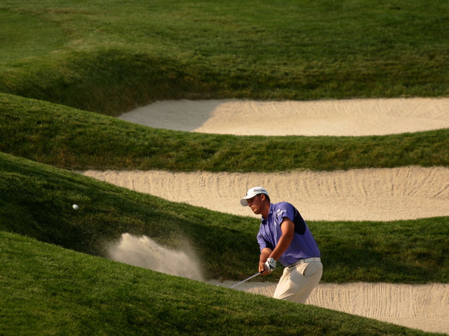 There’s a reason why so many of the major championships in the US take place at the Oakmont Country Club in Oakmont, Pennsylvania. The course features some of the fastest greens and most strategic bunkering you can find.