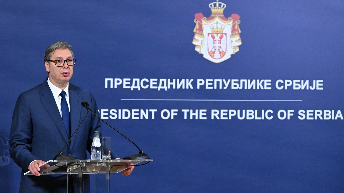 Aleksandar Vučić uručio Orden Karađorđeve zvezde prvog stepena Milošu Jovanoviću