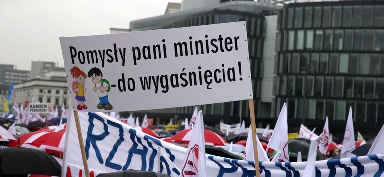 "To wymowny obraz złamanych karier i przegranej walki o przyszłość najmłodszych obywateli" [LIST CZYTELNICZKI]