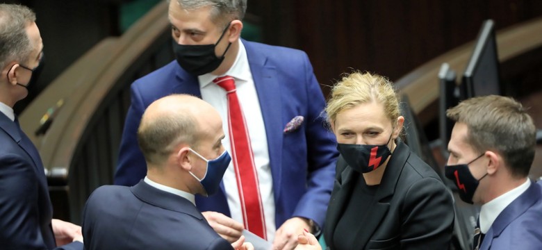 Lewica dołącza do wniosku PO o odwołanie Kaczyńskiego. "On jest chory z nienawiści" [WIDEO]