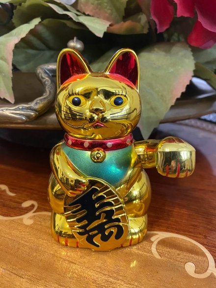 Maneki - neko