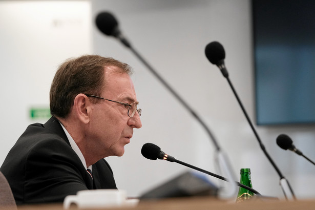 Mariusz Kamiński opuścił posiedzenie sejmowej komisji śledczej. Po chwili wrócił