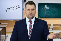 Przemysław Czarnek chce obowiązku uczestnictwa zajęciach z etyki albo religii