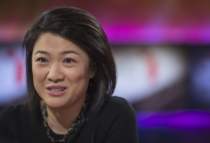 <b>Zhang Xin, Chiny</b>
<br>
<br>
Majątek: 3,6 miliarda dolarów
<br>
<br>
Zhang i jej mąż Pan Shiyi założyli firmę Soho China w Pekinie w 1995, a dziś są czołowym deweloperem w stolicy Chin.
<br>
Zhang pracowała też na Wall Street dla Goldman Sachs i Travelers Group.