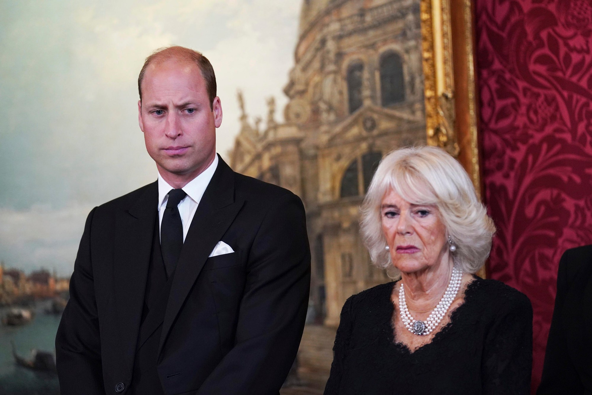 Britská premiérka Liz Trussová a vysokopostavení členovia vlády v sobotu popoludní zložili prísahu vernosti novému britskému kráľovi Karolovi III. 