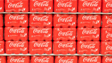 Coca-Cola podąża za McDonald’s oraz Starbucksem i zawiesza działalność w Rosji