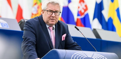 Duda zaskoczył w sprawie "lex Tusk". Ryszard Czarnecki mówi "Faktowi", co na to PiS