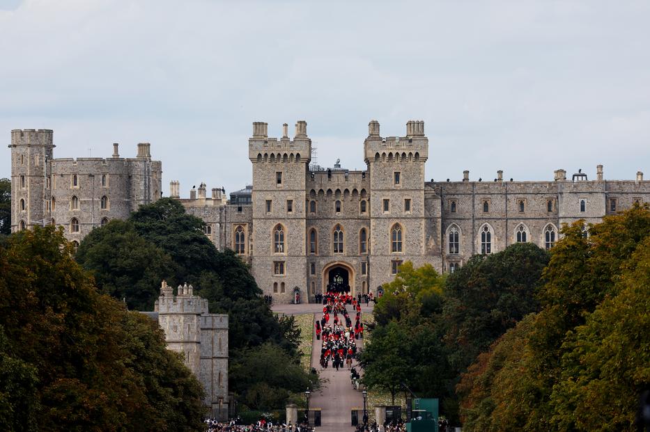 Mint egy mesebeli kastély - II. Erzsébet királynő szerint azonban szellemek járnak Windsorban... Fotó: Northfoto
