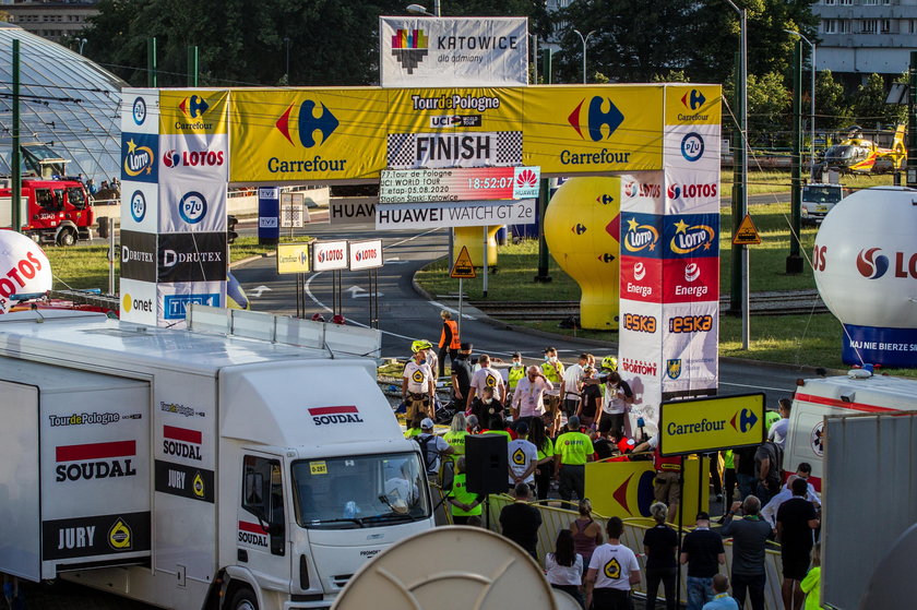 Koszmarny wypadek podczas Tour de Pologne. W jakim stanie jest poszkodowany kolarz?