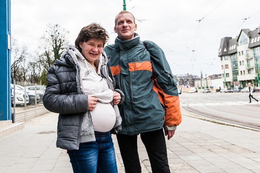 Piła w ciąży. Jedno dziecko jej zabrali, drugie w drodze