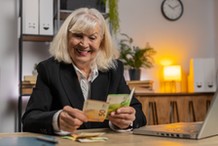 Europejska emerytura dostępna dla każdego Polaka. Ile można zyskać? Oto analiza korzyści finansowych