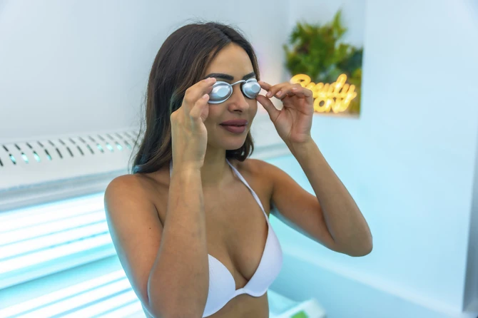 Zaposlila u solarijumu atraktivnu 20 - godišnjakinju, postala ljubavnica njenog muža (ilustracija)