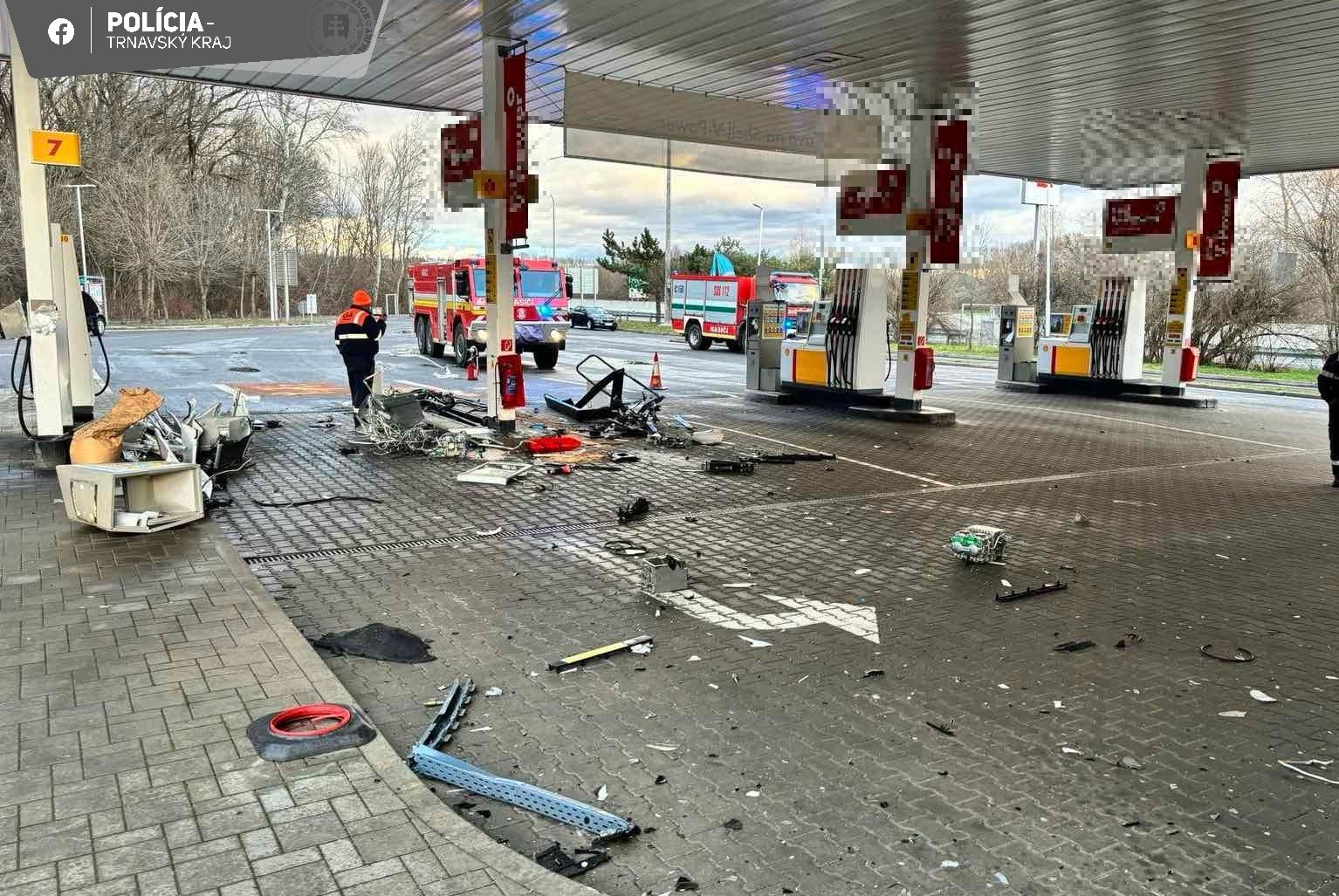 Bulhar autom narazil do čerpacej stanice na odpočívadle Červeník.