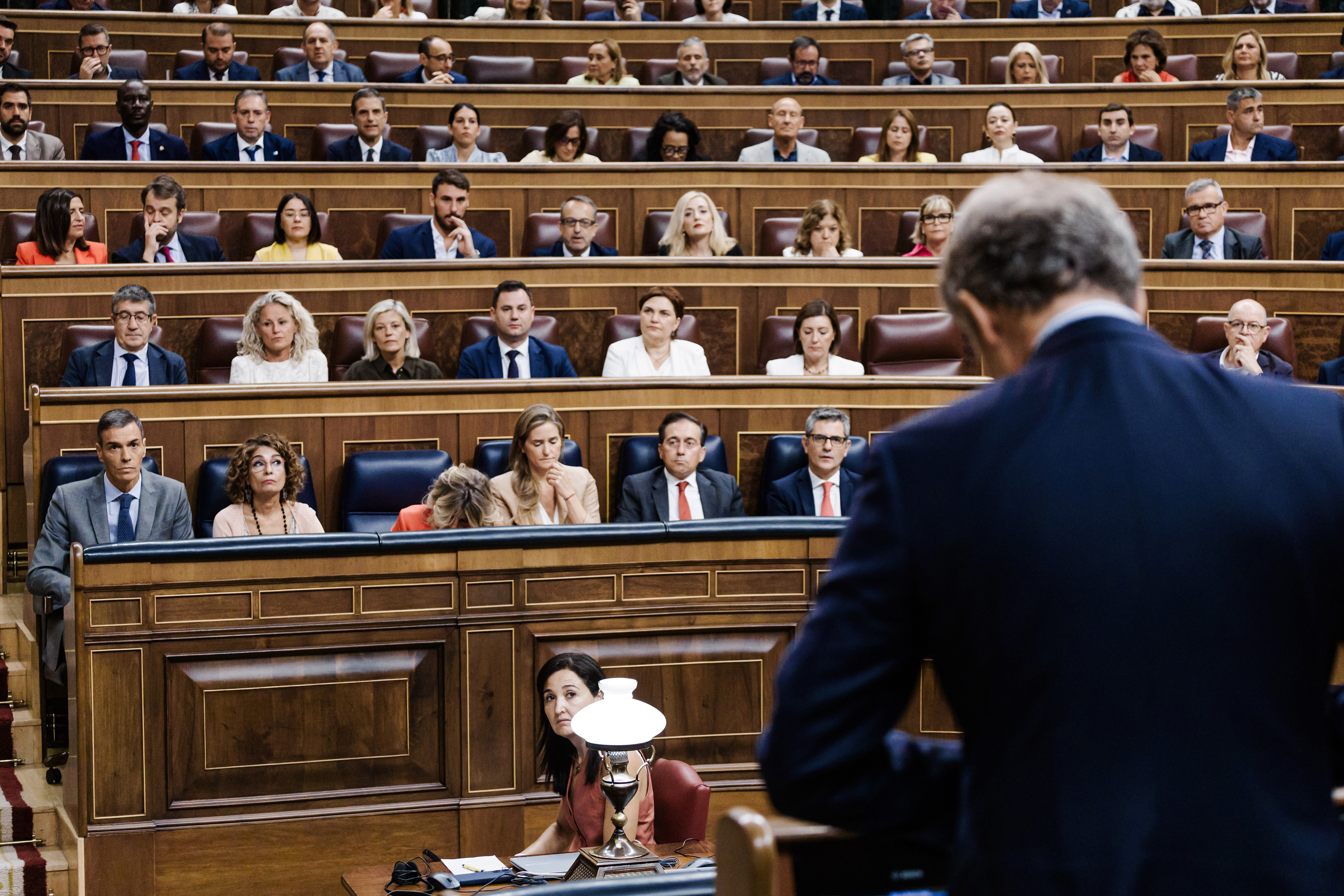 Feijóo lanza a Sánchez su '¿Quién pedirá perdón?' tras la condena del fiscal