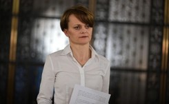 Emilewicz broni Szumowskiego: Tysiące zamówień i kontrahentów, a w walce z pandemią liczy się czas