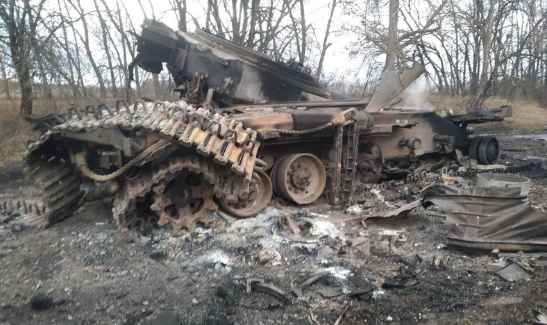 Rosyjski czołg T-80U zniszczony w Ukrainie