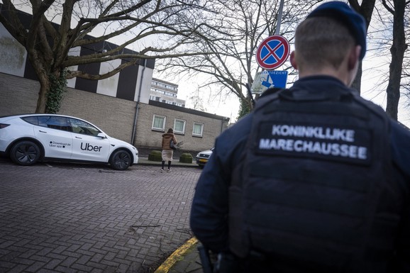 EKSPLOZIJA ODJEKNULA U AMSTERDAMU Ekstremistička grupa preti novim napadima:  Policija istražuje vezu s JEZIVIM VIDEOM!