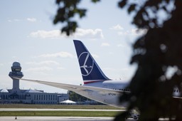 LOT zmienia trasy samolotów do Indii. Przedłuża też zawieszenie rejsów do Tel Awiwu