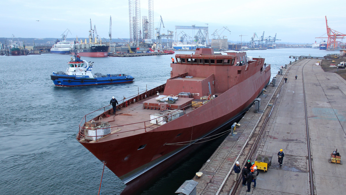W Stoczni Marynarki Wojennej w Gdyni odbyło się we wtorek wodowanie techniczne kadłuba okrętu patrolowego typu "Ślązak". Jednostka powstaje na potrzeby Marynarki Wojennej i ma zostać przekazana wojsku w końcu 2016 r.