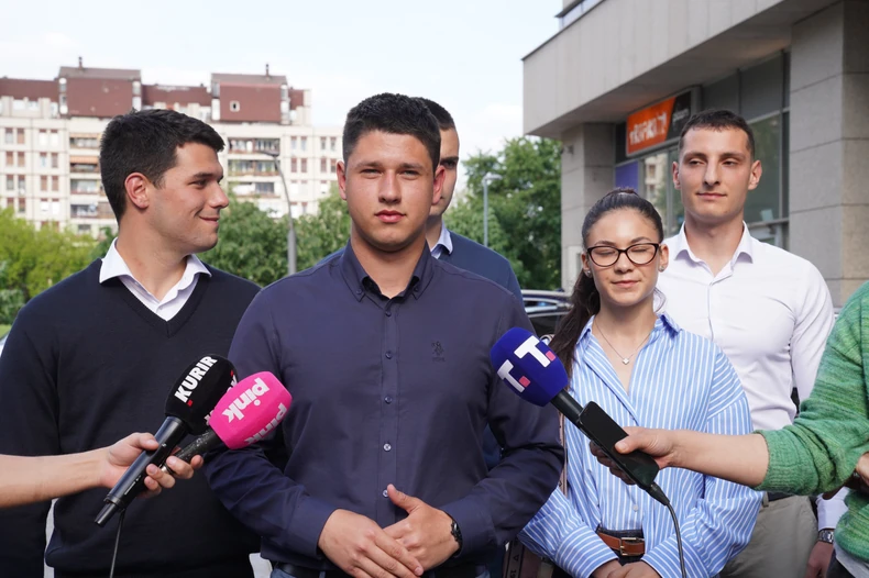 Student Miloš Pavlović jutros u Pionirskom parku