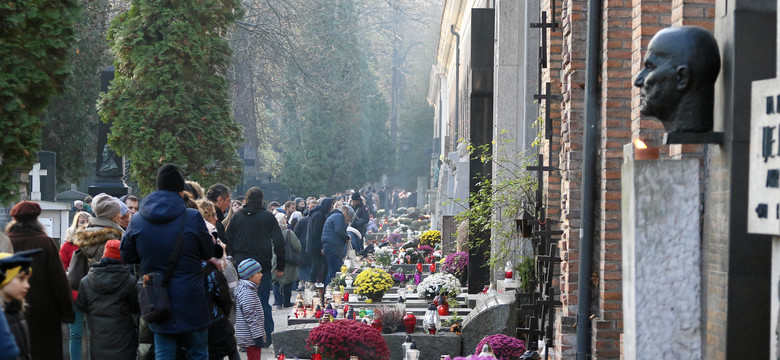 Czy przed Wszystkimi Świętymi będzie niedziela handlowa? Wyjaśniamy