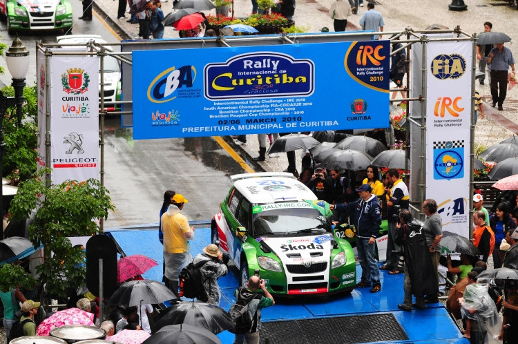 Rally de Curitiba 2010: pewne zwycięstwo Krisa Meeke, Juho Hänninen liderem IRC