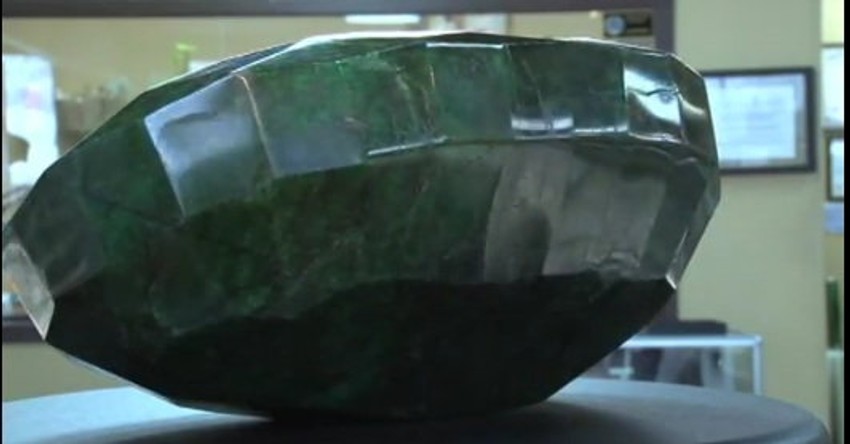 Najveći smaragd na svetu težak je 12 kilograma