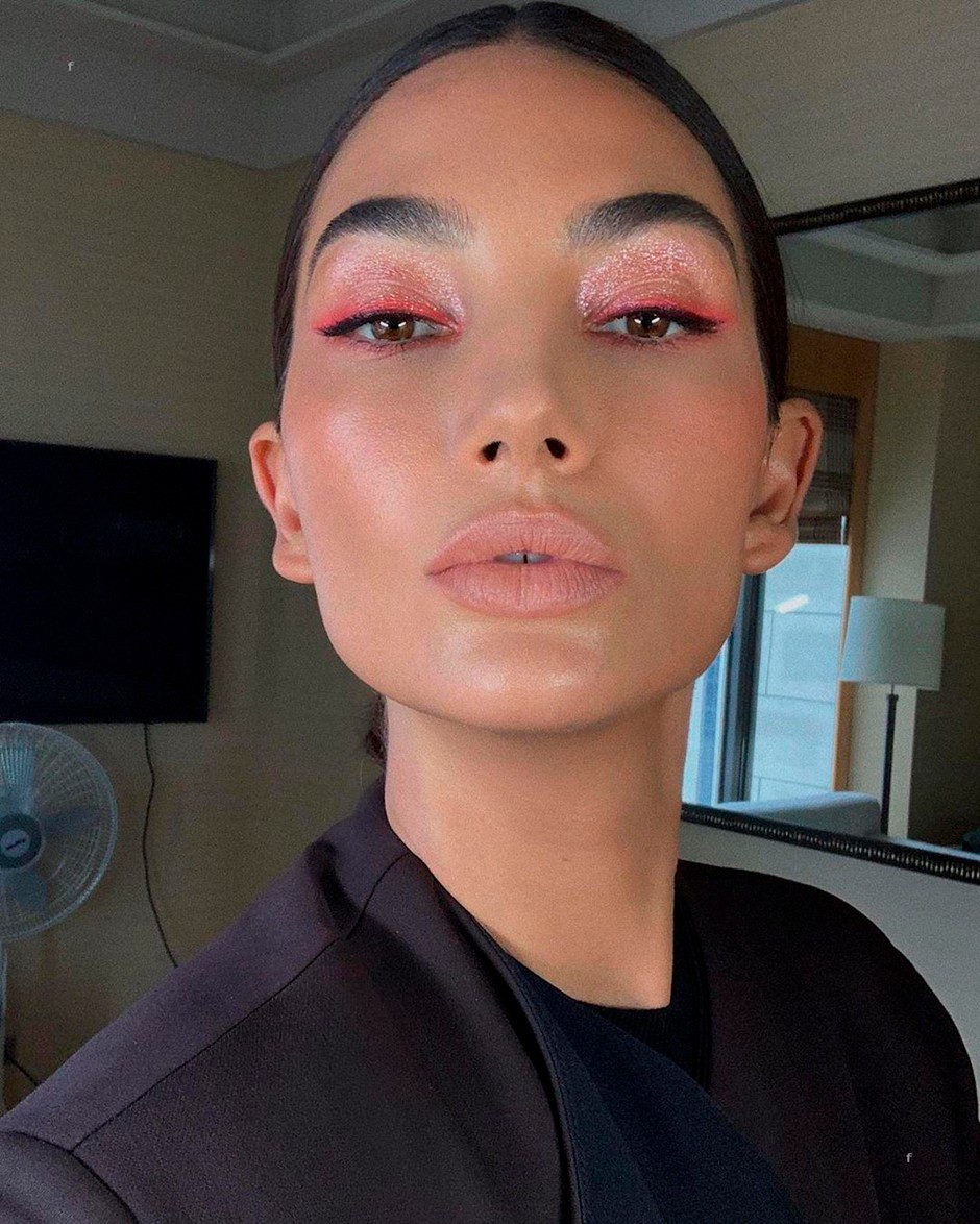 Šminka u boji kajsije i breskve