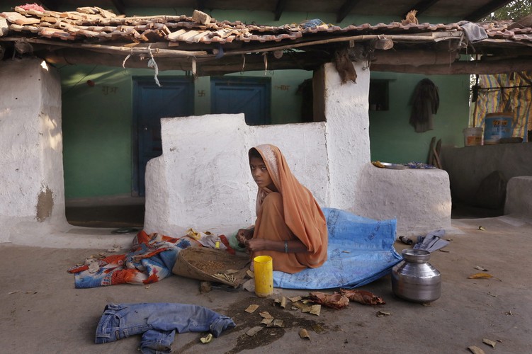 Tradycja i skręcane papierosy beedi powoli zabijają Hindusów