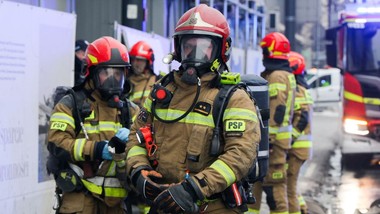 pożar w sercu warszawy. ewakuowano 250 osób