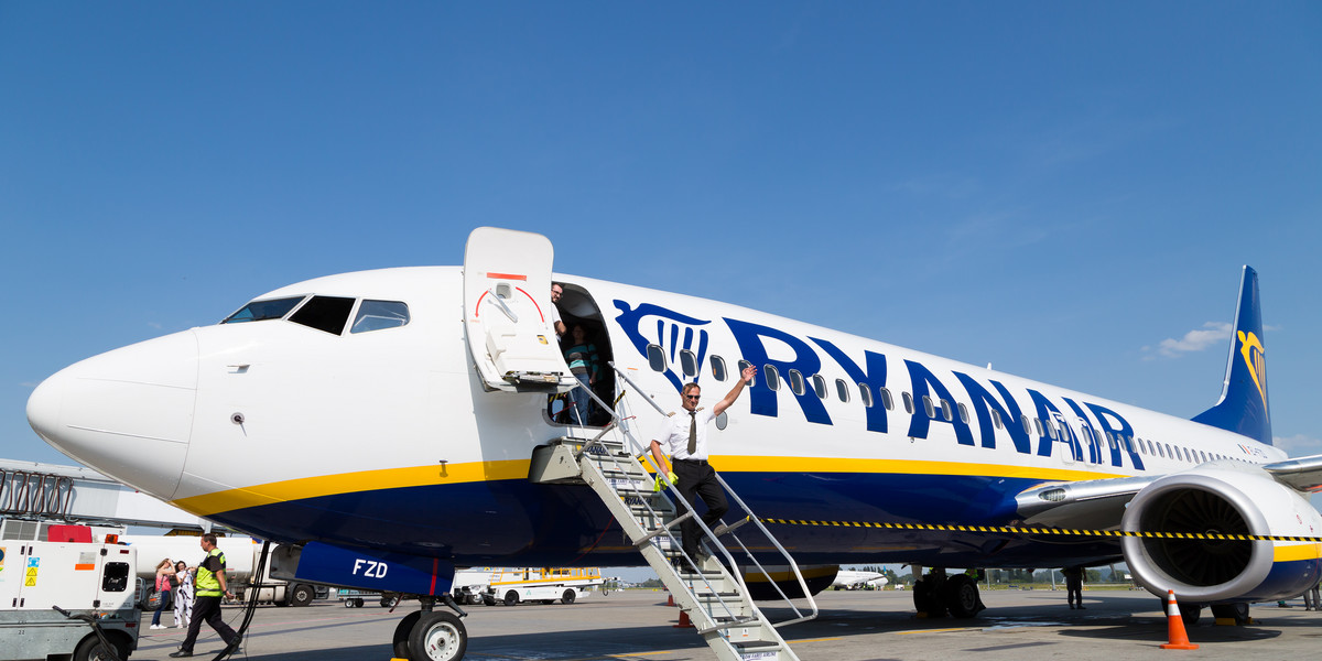 Ryanaira zawiesza 70 połączeń z Polski. Zmiany zostaną wprowadzone od stycznia na 3-4 tygodnie. 